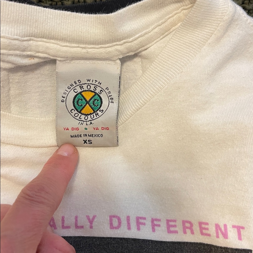 Cross Colours White Graphic Crop Top - Picture 3 of 4